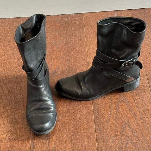 Stuart Weitzman Women’s Black Leather Boots Size 9 - Picture 1 of 7
